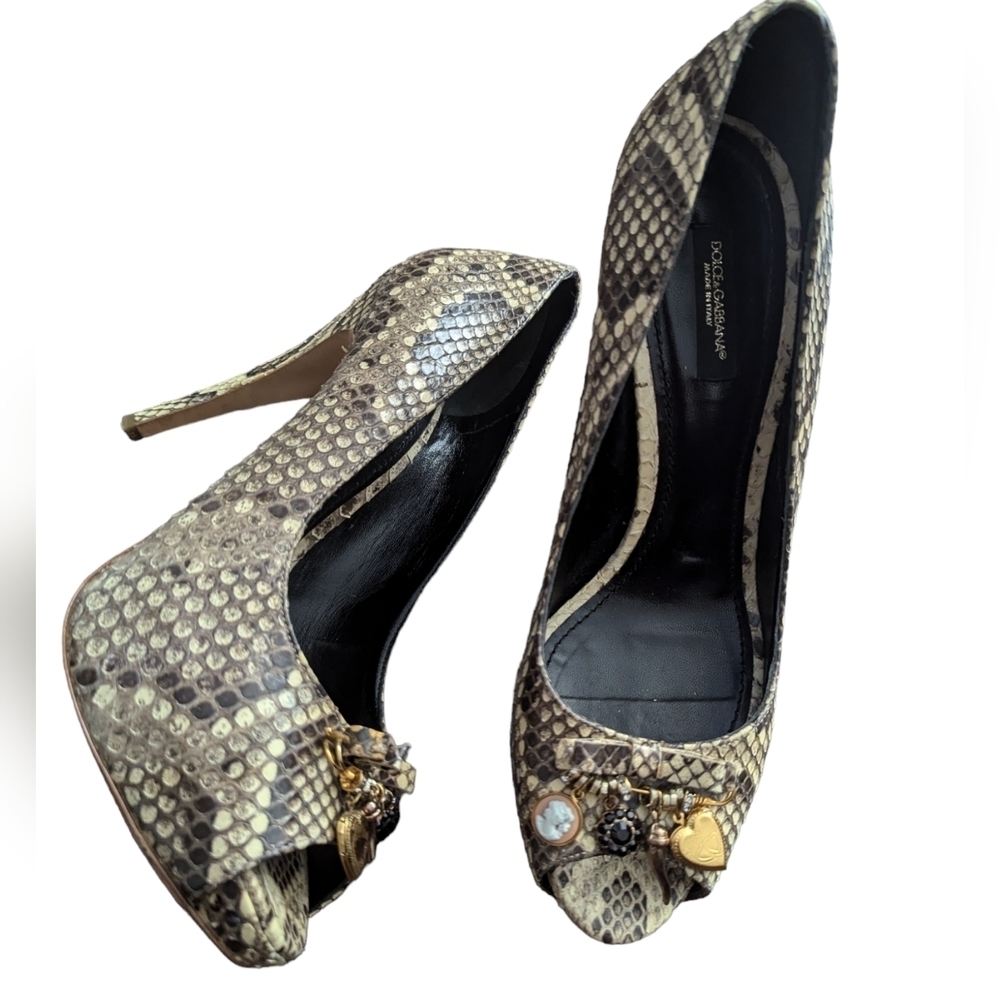 DOLCE & GABBANA Python Leather With CHARMS BROACH Peep Toe Pumps